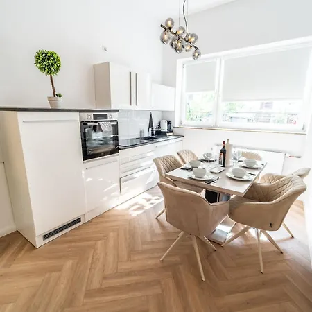 Am Tor - Zentral Im Viertel - Modern & Gross Apartament