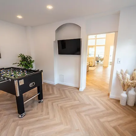 Apartamento Am Tor - Zentral Im Viertel - Modern & Gross