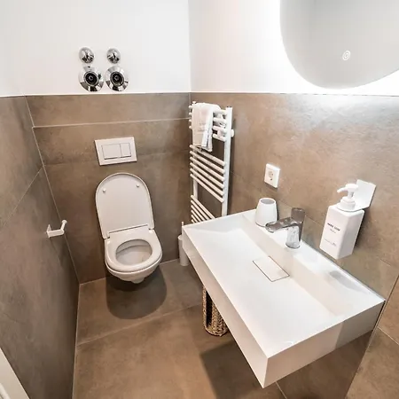 Apartamento Am Tor - Zentral Im Viertel - Modern & Gross *
